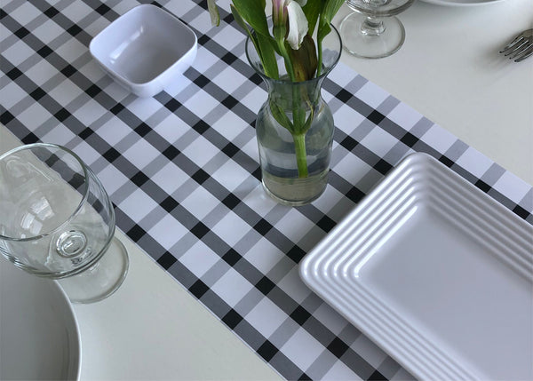 Black and white Gingham paper placemats