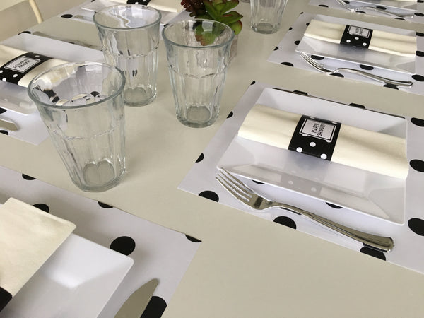 Shavuot Placemats + Napkin ring - Polka Big Dots white