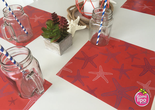 Placemats, 11 x 11 red and white starfish