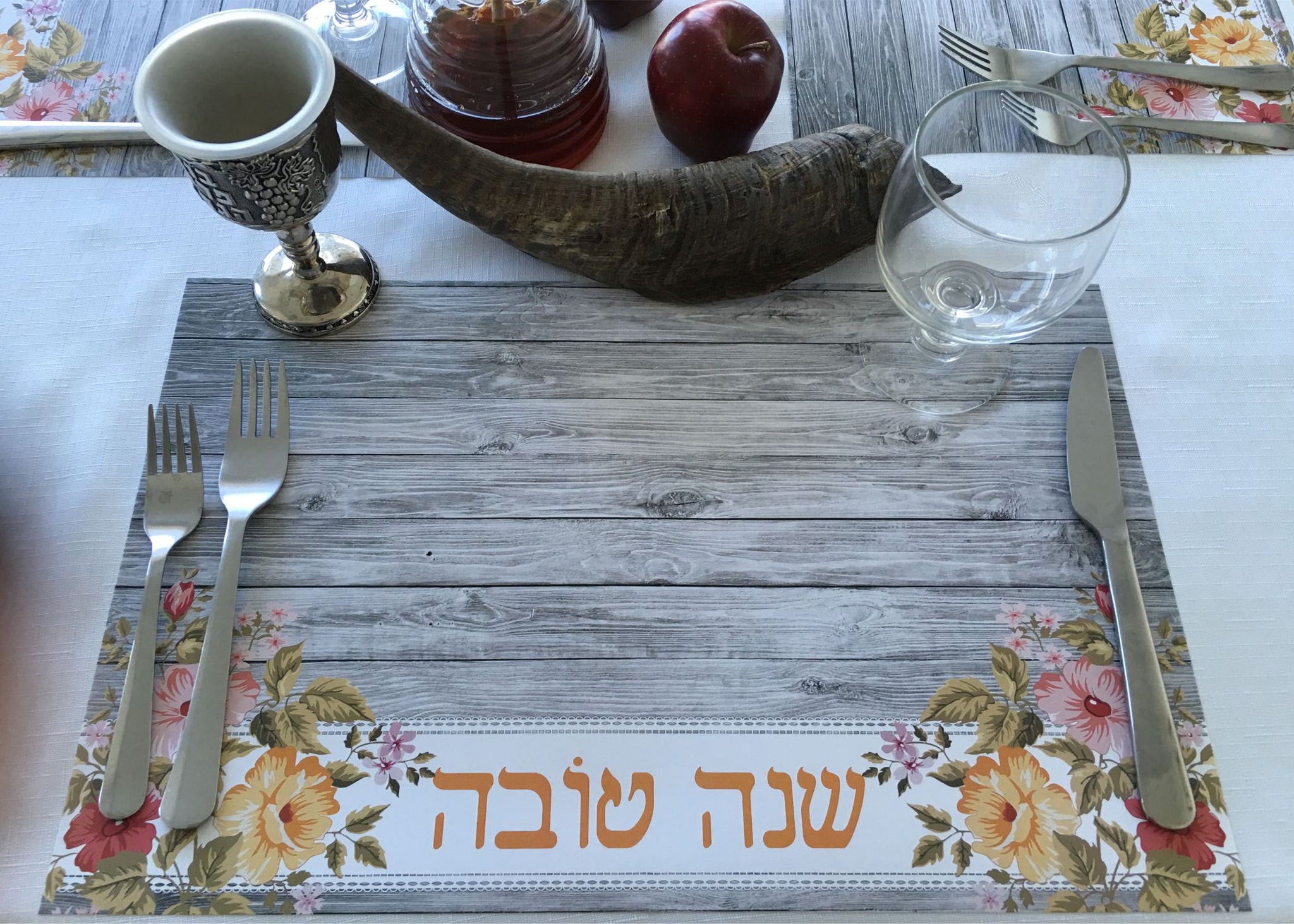 Rosh Hashanah Placemats, Set of 12 11 x 17  Shana Tova Wood and Flowers
